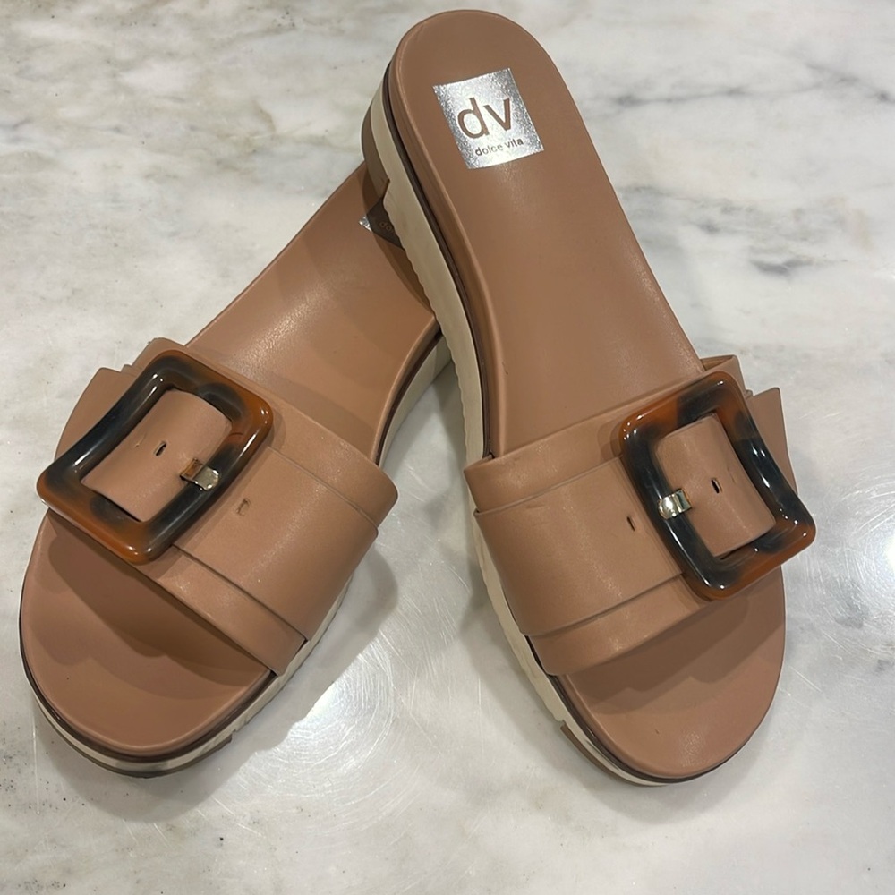 Dolce Vita Cayden size 8 sandal